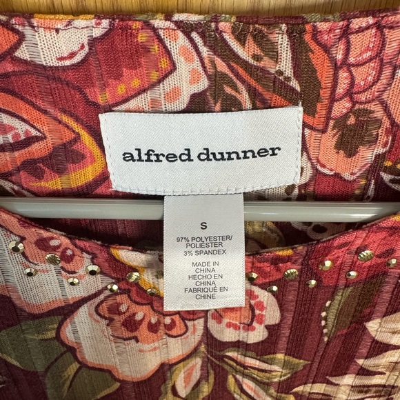 Mulberry Street Jacobean Floral 3/4 Sleeve Top - Picture 3 of 5